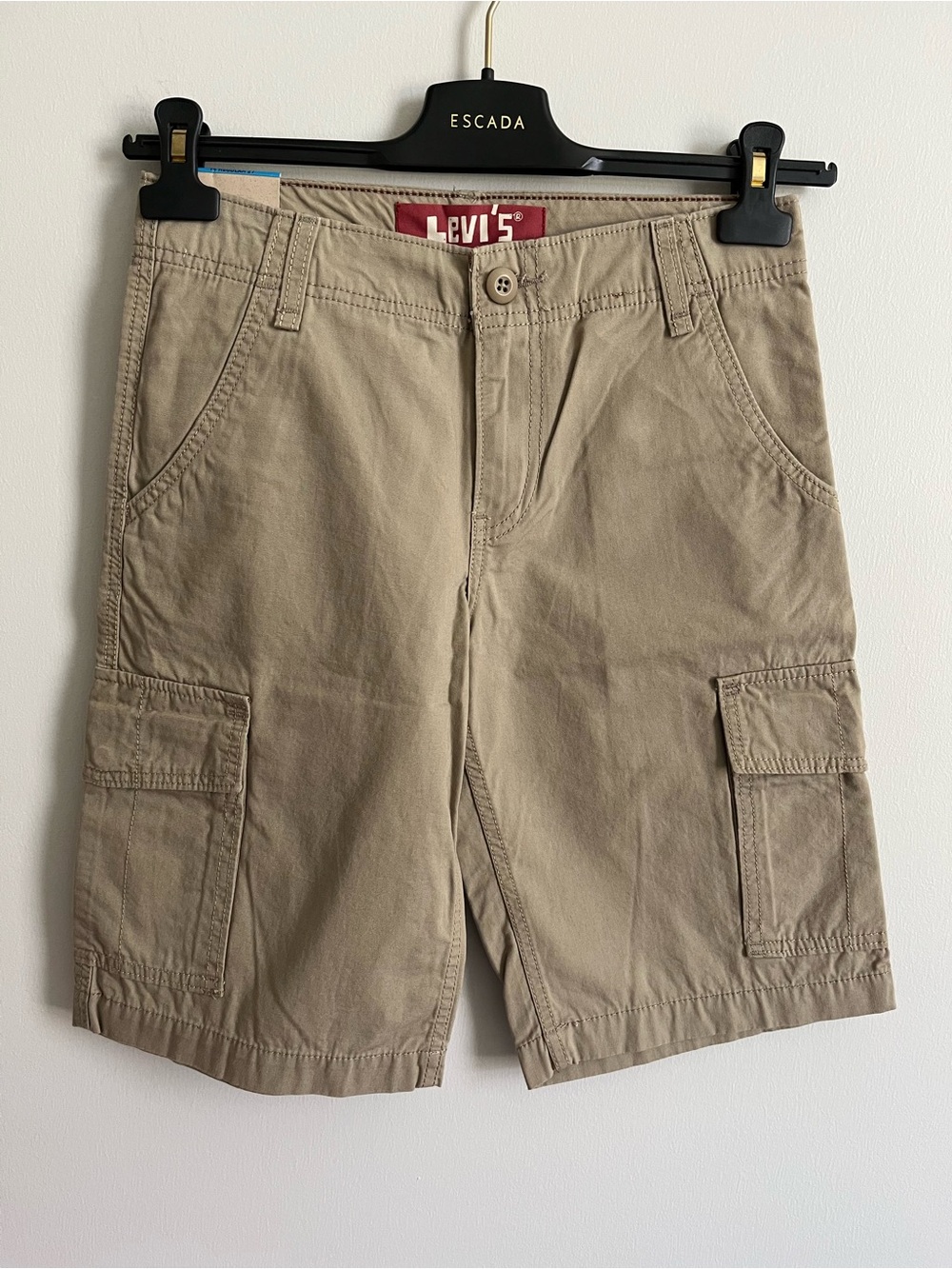 BNWT 100% cotton tan Levi’s carpenter shorts size 14 / waist 27
